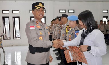 Berprestasi,-Polres-TTS-Beri--Reward--Kepada-7-Personil