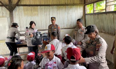 Menembus-Pelosok,-Kapolres-TTS-Salurkan-Bantuan-Alat-Tulis-Kapolda-NTT-untuk-Pelajar-SD-Negeri-Oeyek