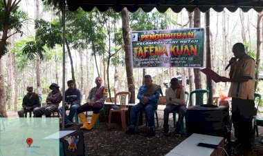 Wujudkan-Sinergi-Untuk-Pengembangan-Sektor-Pertanian,-Bhabinkamtibmas-Kecamatan-Kota-Soe-Hadiri-Pengukuhan-Kelompok-Tani-Hutan-Tafena-Kuan