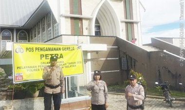 Beri-Rasa-aman-dan-nyaman,-Polres-TTS-Melaksanakan-Pengamanan-Ibadah-Penyegaran-Iman-Bagi-Anak-Dan-Remaja-di-GMIT-Petra-Soe