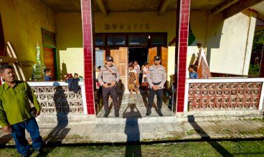 Polsek-Kolbano-Laksanakan-Pengamanan-Ibadah-Paskah-di-Gereja-Musafir-Pana