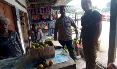 Polsek-Amanuban-Tengah-Laksanakan-Patroli-Dialogis,-Warga-Apresiasi-Tugas-Polisi