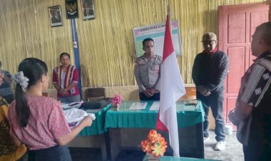 Kanit-Binmas-Polsek-Kolbano-Monitoring-Pelaksanaan-Ujian-di-SD-Negeri-Nununamat,-Ajak-Sinergi-Jaga-Kamtibmas-di-Lingkungan-Sekolah