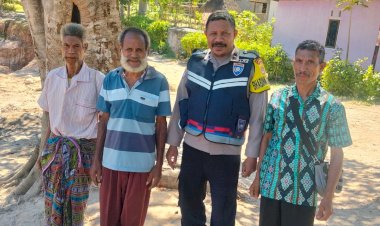 Bhabinkamtibmas-Desa-Oenai-Patroli-dan-Sampaikan-Himbauan-Kamtibmas