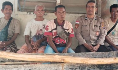 Jaga-Kamtibmas-dan-Dialog-dengan-Warga,-Polsek-Kuanfatu-Laksanakan-Patroli-Sambang-di-Desa-Kuanfatu
