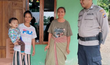 Jaga-Kondusivitas-Wilayah,-Personel-Polsek-Polen-Laksanakan-Patroli-Dialogis-dan-Himbau-Pencegahan-TPPO-di-Desa-Loli