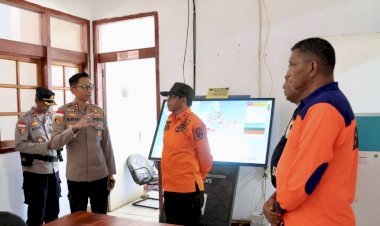 Laksanakan-perintah-Kapolda-NTT,-Kapolres-TTS-Berkoordinasi-Dengan-BPBD-Terkait-Gempa-Bumi-M-7,7-Yang-Terjadi-di-Pulau-Flores