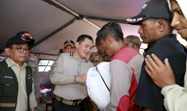 Astamaops-Kapolri-Turun-Langsung-Maksimalkan-Operasi-Kemanusiaan-di-Manggarai,-45-Posko-Tampung-13.881-Pengungsi
