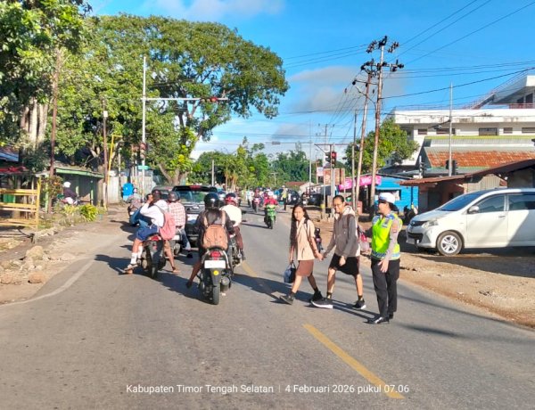 Wujudkan Kamseltibcarlantas, Personel Polres TTS Setia Layani Masyarakat Melalui Gatur Pagi ​