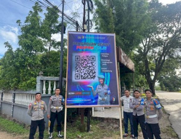 Sosialisasi QR Code Pengaduan Online, Seksi Propam Polres TTS- Polda NTT Pasang Baliho di Seputaran Kota Soe