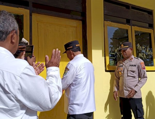 Polsek Kuanfatu Mengamankan Peresmian Gedung Pembangunan 3 Ruang Kelas SMA Kristen Kusi