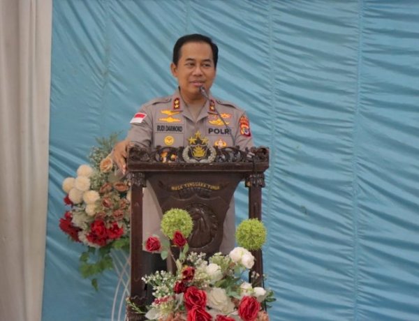 Kapolda NTT Kunjungi Polres Sumba Barat, Tekankan Semangat “Berbuat Baik” dan Gelar Pelatihan Terapi USEFT bagi Personel