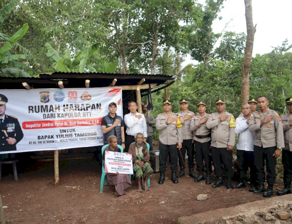 Melalui Program Rumah Harapan Kapolda NTT, Polisi di TTS Bantu Warga Kurang Mampu