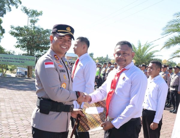 Apresiasi Dedikasi, Kapolres TTS Berikan Penghargaan kepada Personil dan PHL Berprestasi