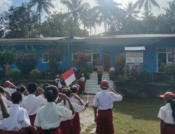 Polri Hadir di Sekolah: Kapolsek Amanatun Utara Beri Motivasi dan Pesan Kamtibmas bagi Siswa SD
