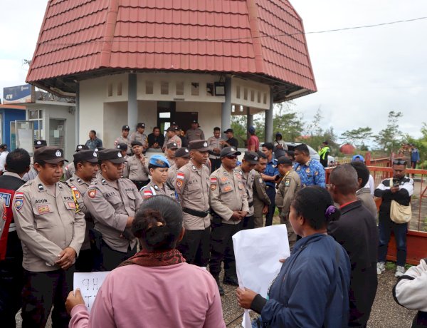 Kedepankan Misi Humanis Dan Presisi 206 Pers Polres TTS  Berhasil Amankan Dua Aksi Demo Berbeda Di TTS.