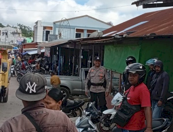 Polsek Mollo Utara Rutin Patroli di Pasar Kapan, Cegah Gangguan Kamtibmas