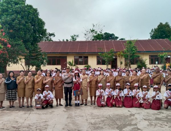 Kasat Binmas Polres TTS Jadi Irup di SD Impres Nifuboko, Sampaikan 5 Pesan Penting bagi Pelajar