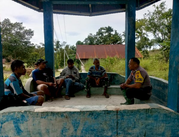 Pererat Silaturahmi, Bhabinkamtibmas Kot’olin Ajak Warga Desa Panite Jaga Kamtibmas