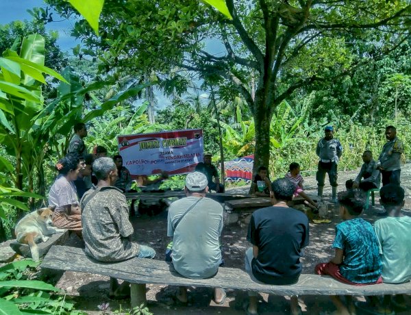 Bangun Komunikasi dengan Warga Saenam, Polsek Amanatun Selatan Laksanakan Jumat Curhat untuk Serap Aspirasi Kamtibmas
