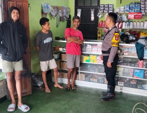 Bhabinkamtibmas Desa Oeekam Ajak Warga Jaga Kamtibmas Dilingkungan Tempat Tinggal