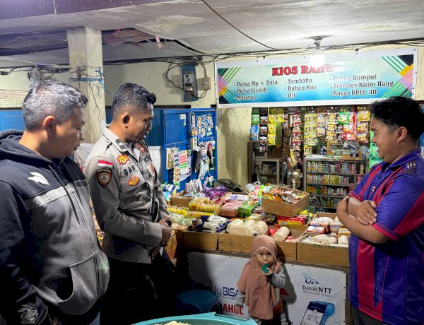 Polsek Amanatun Selatan Laksanakan Patroli Dialogis Malam Hari di Desa Oinlasi, Cegah TPPO dan Gangguan Kamtibmas
