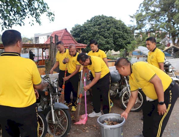 Wujudkan Lingkungan Kerja yang Asri, Waka Polres TTS Pimpin Kurve Bersama Usai Apel Pagi