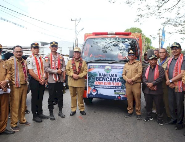 Kapolres TTS Bersama Forkopimda Lepas Dua Truck Bantuan untuk Korban Bencana di Flores