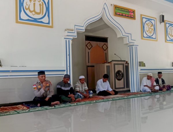 Jumat Keliling di Masjid Nur Somad, Kapolsek Amanuban Selatan Ajak Jamaah Jaga Kamtibmas