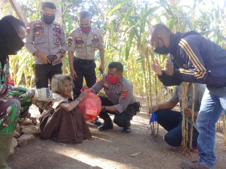 Polri Peduli Covid-19, Polsek Amanatun Selatan Gelar Baksos