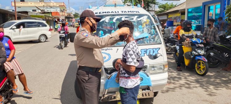 Cegah Covid-19, POlres TTS kembali Bagikan Masker