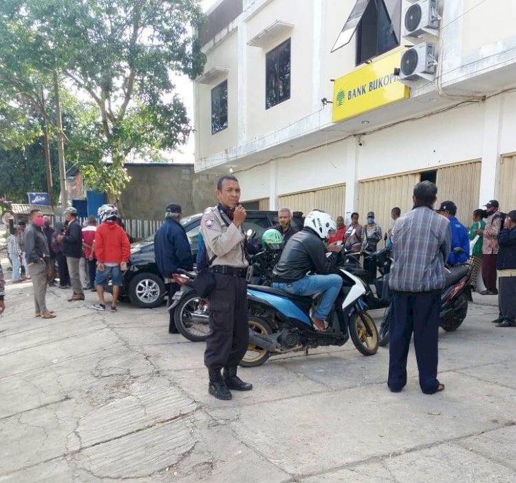 Hampiri Warga, Bhabinkamtibmas Sampaikan Imbauan Cegah Covid-19