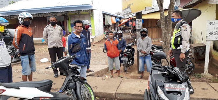 Temui Tukang Ojek, Anggota Sat Lantas Sampaikan    Tertib Berlalu Lintas