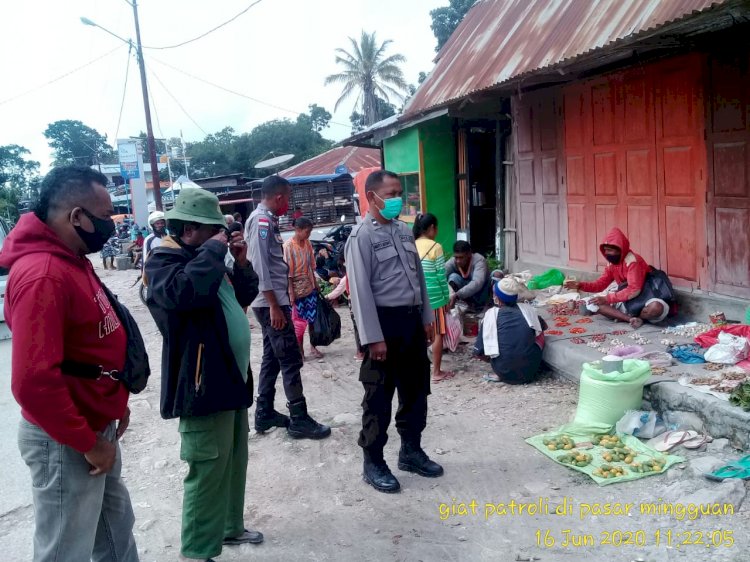 Personil Polsek Amanatun Selatan Patroli dan Pantau Pasar Mingguan