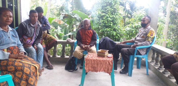 Menciptakan Sitkamtibmas Yang Aman Dan Kondusif , Bhabinkamtibmas Rutin Melaksanakan Patroli