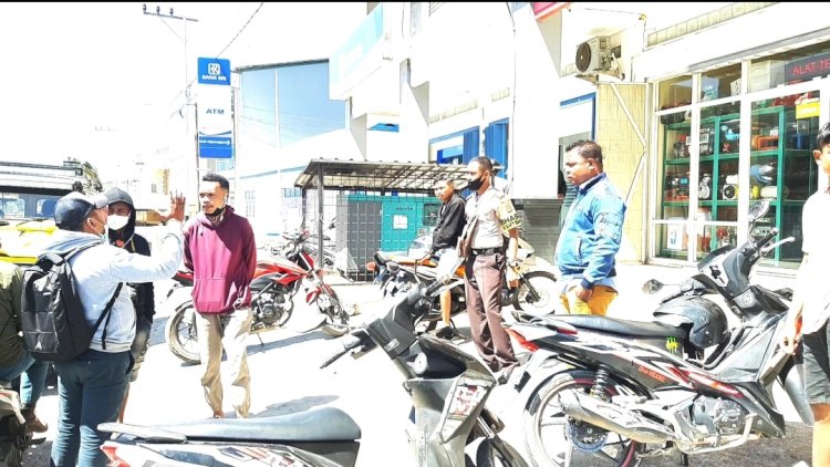 Bhabinkamtibmas Desa Noemeto Patroli Sambang