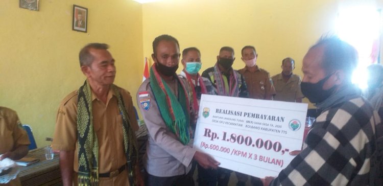 Bhabinkamtibmas Polsek Kolbano Pantau Penyaluran BLT DD