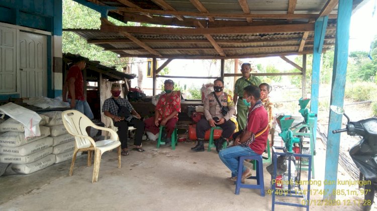 Wujudkan Kamtibmas, Bhabinkamtibmas Sambangi Warga