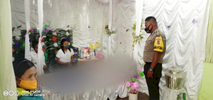 Hadir di Tempat Duka, Bhabinkamtibmas  Sampaikan Imbauan Cegah Covid-19
