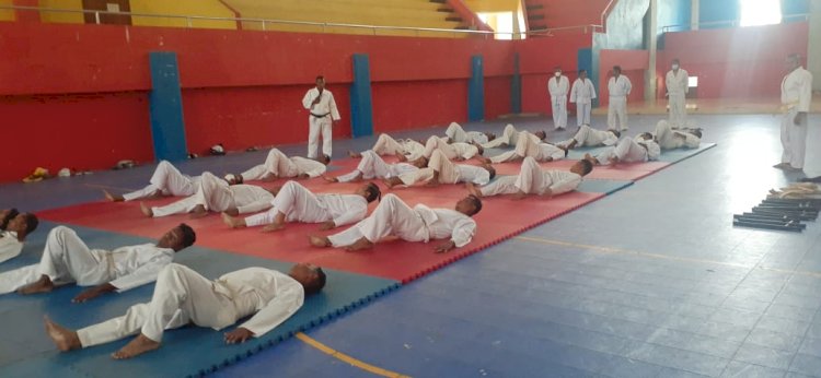 32 Personil Polres TTS Jalani Ujian Beladiri Polri