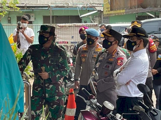 Panglima TNI Dan Kapolri Sidak PPKM Di Tiga Lokasi DKI Jakarta 