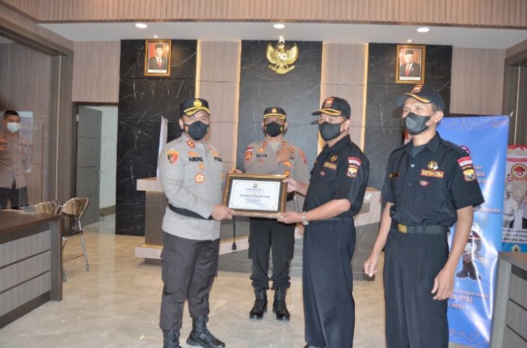 Hari Bhayangkara ke -75, Polres TTS Terima Sejumlah Piagam Penghargaan
