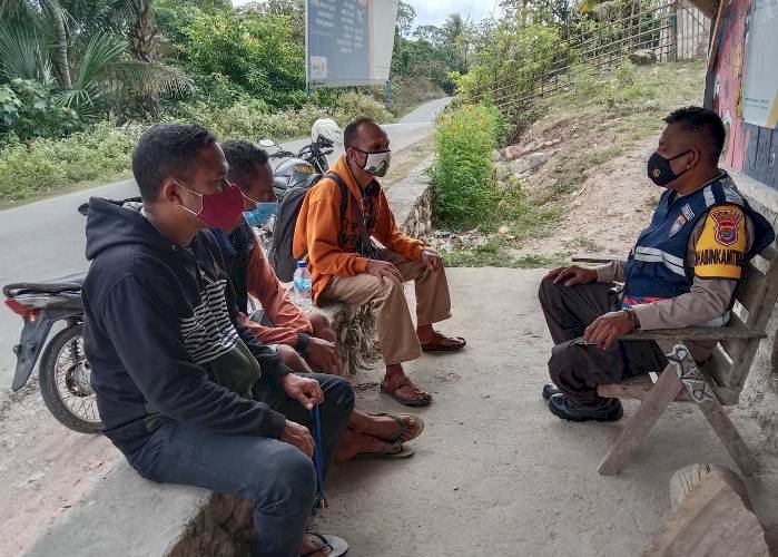 Dengan Cara DDS, Bhabinkamtibmas Kamtibmas Polsek Amanatun Utara Imbau Warga Taat Prokes