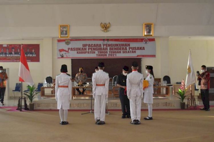 Pengukuhan Paskibraka Kabupaten TTS, Kapolres TTS Turut Hadir