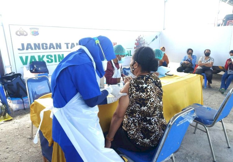 Dukung Percepatan Penanganan Covid-19, di Gerai Presesi Polres TTS dilaksanakan Vaksin Covid-19 Dosis II