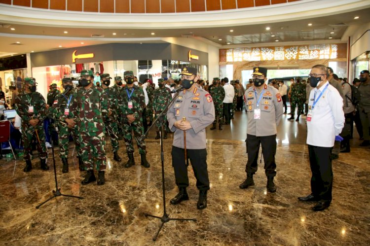 Tinjau Serbuan Vaksin di Kalbar, Kapolri Tekankan Penguatan Prokes dan Percepatan Vaksinasi