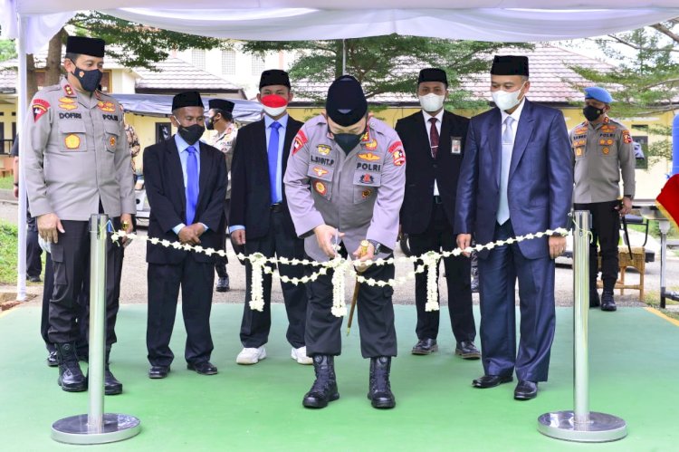 Kapolri Resmikan Gedung Baru Ponpes Assalam Sekaligus Tinjau Vaksinasi se-Jawa Barat