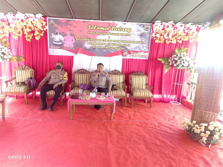 Kunker Ke Polsek Polen , Kapolres TTS Ajak Anggota Nikmati Dan Syukuri Anugerah Tuhan