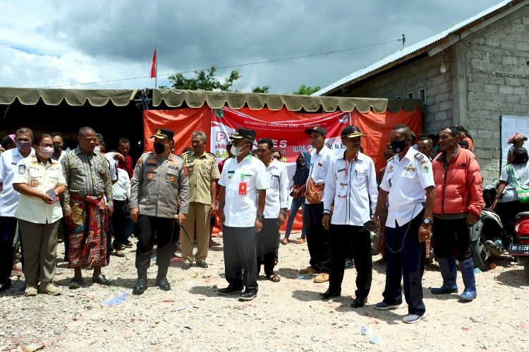 Kapolres dan Bupati TTS Monitoring  Pilkades Serentak di Wilayah Kabuapten TTS.  ​​​​​​​