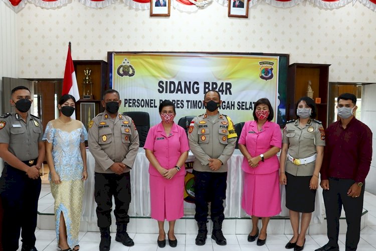 2 Personil Polres TTS Jalani Sidang BP4R